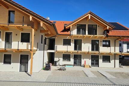 Wohnung Staudach-Egerndach Egerndach - 3 Zimmer, 101 m&sup2;, 1.610&euro; | Angebot:25286803