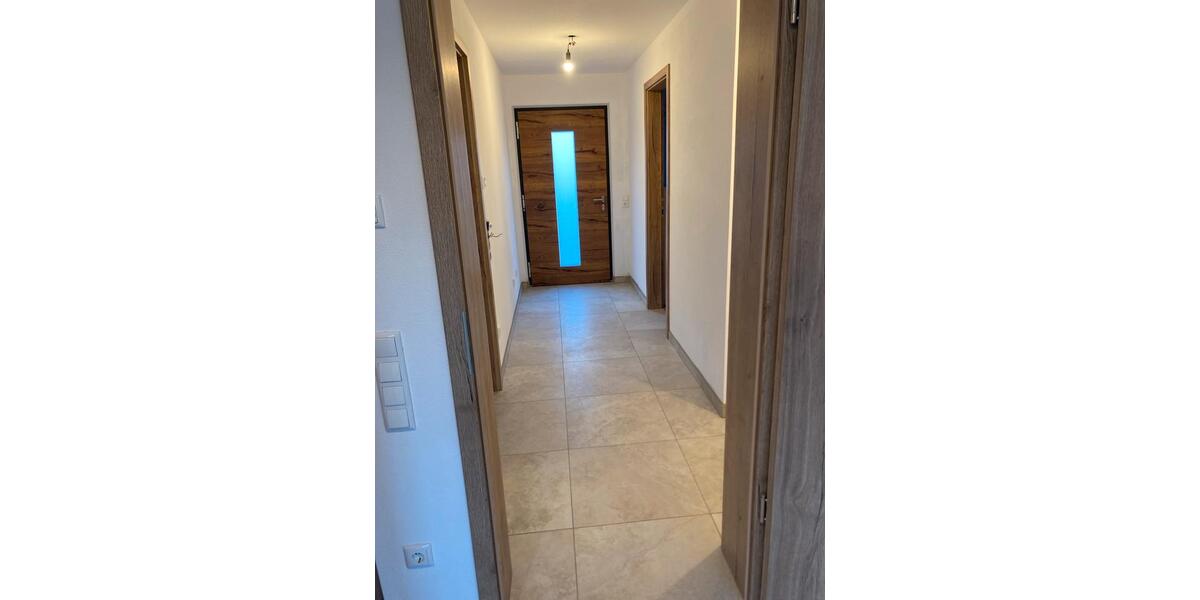 Erdgeschoßwohnung Schnaitsee - 2.5 Zimmer, 90 m&sup2;, 1.100&euro; | Angebot:25407926