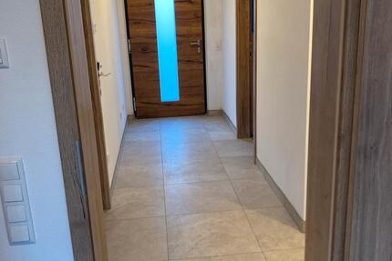 Wohnung Schnaitsee - 2.5 Zimmer, 90 m&sup2;, 1.100&euro; | Angebot:25407926