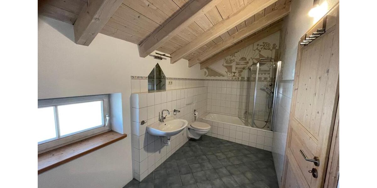 Maisonettenwohnung Bad Endorf - 3 Zimmer, 86 m&sup2;, 1.300&euro; | Angebot:25634211