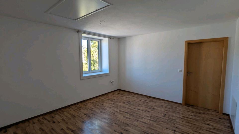 Etagenwohnung Edling - 3 Zimmer, 100 m&sup2;, 1.150&euro; | Angebot:26688598