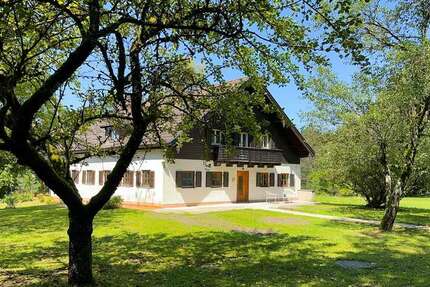 Haus Gstadt am Chiemsee - 6 Zimmer, 300 m&sup2;, 1.890.000&euro; | Angebot:22955361