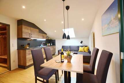 Zimmer Übersee - 2 Zimmer, 1.350&euro; | Angebot:25203957