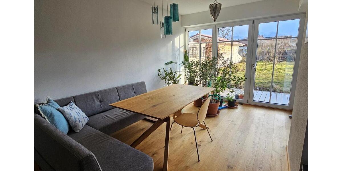 Erdgeschoßwohnung Übersee - 3 Zimmer, 100 m&sup2;, 2.300&euro; | Angebot:25756827