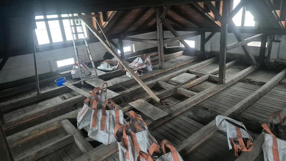 Dachgeschoßwohnung Rosenheim Aising - 4 Zimmer, 91 m&sup2;, 300.000&euro; | Angebot:24475601