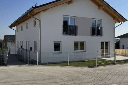 Haus Schechen - 6 Zimmer, 169 m&sup2;, 2.400&euro; | Angebot:25839124