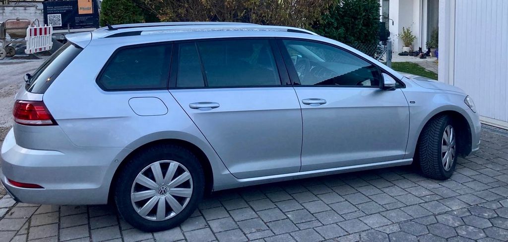 VW Golf 93.500 km 12.750 &euro; Bad Aibling 83043