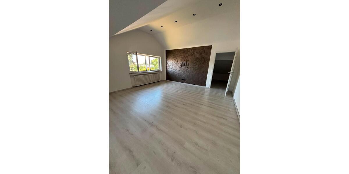 Dachgeschoßwohnung Rosenheim Aising - 3 Zimmer, 65 m&sup2;, 273.000&euro; | Angebot:27223271