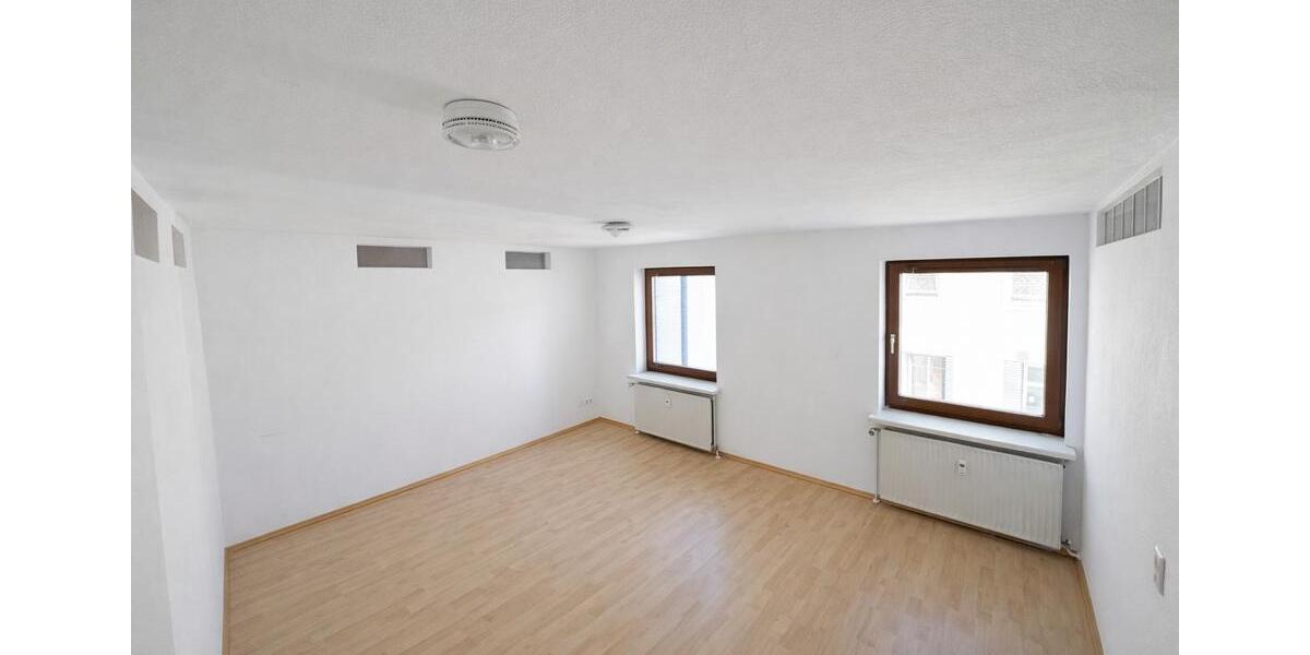 Dachgeschoßwohnung Rosenheim Innenstadt - 4 Zimmer, 110 m&sup2;, 1.525&euro; | Angebot:25402145