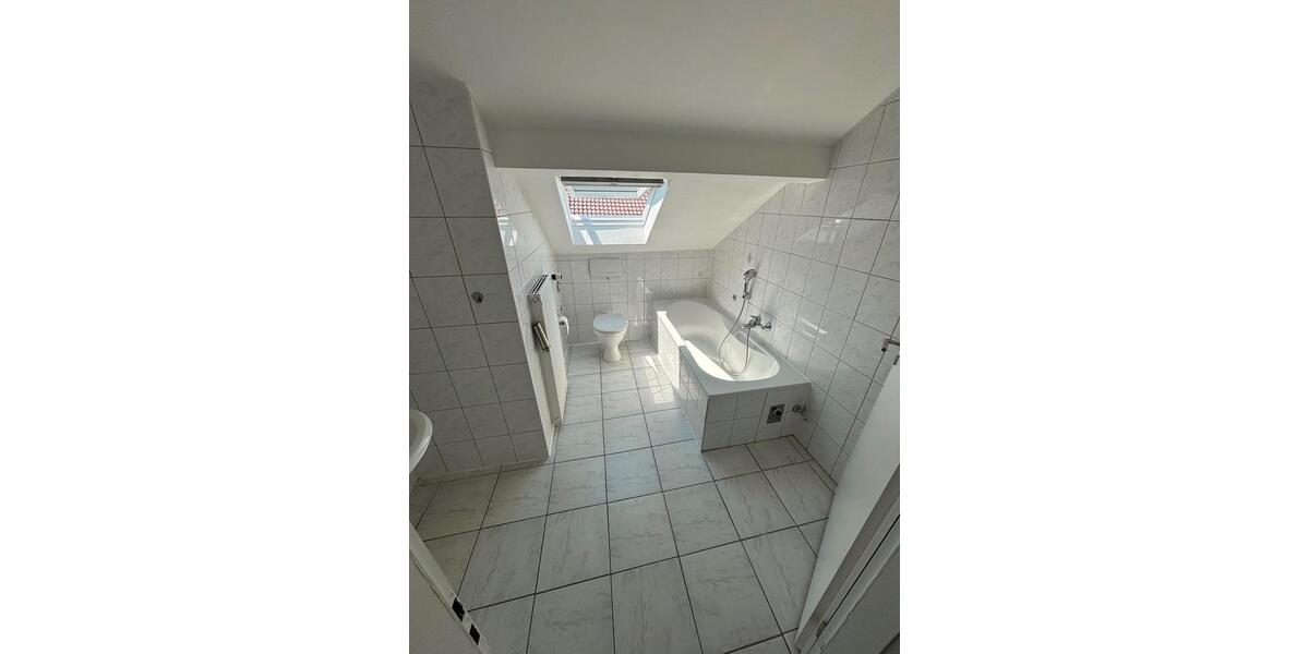 Dachgeschoßwohnung Rosenheim Aising - 3 Zimmer, 65 m&sup2;, 280.000&euro; | Angebot:27109957
