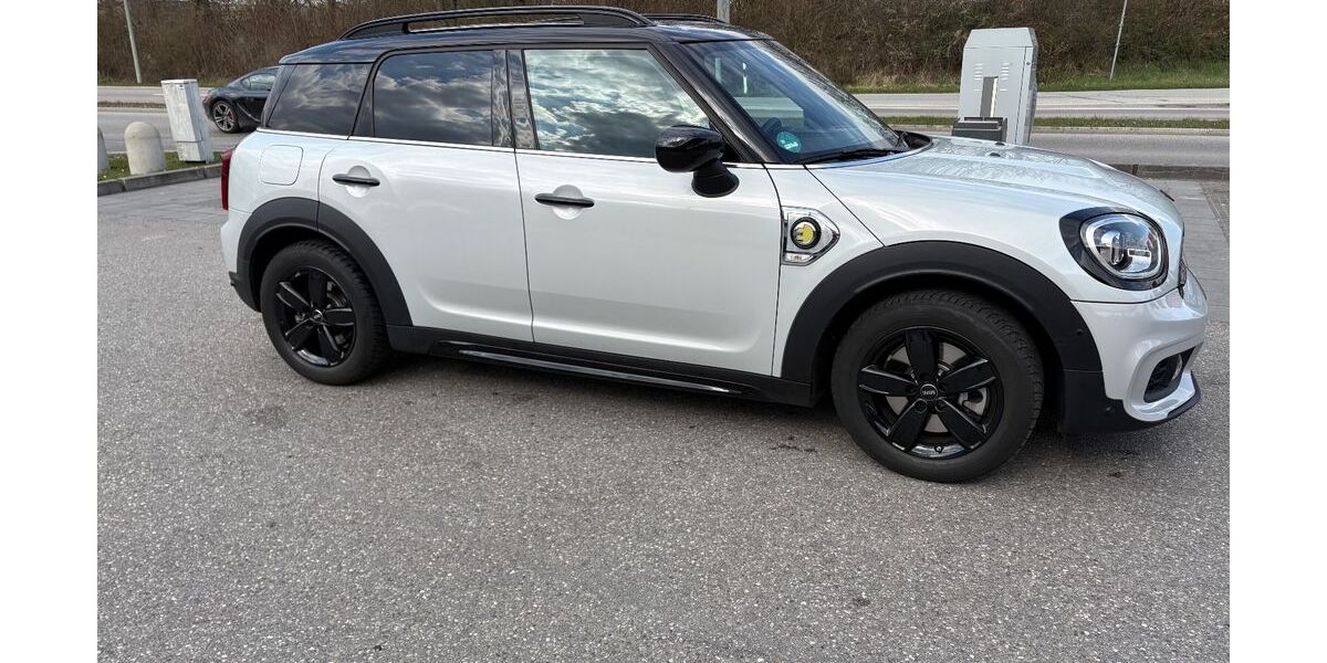 Mini Countryman SE (Cooper) 55.500 km 27.900 &euro; Kirchseeon 85614