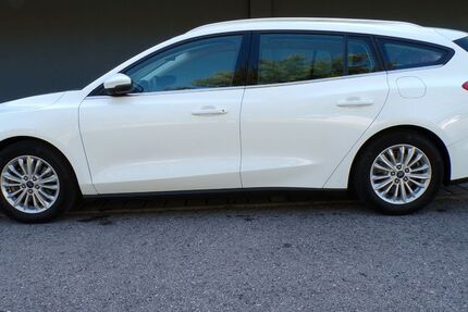 Ford Focus 98.122 km 11.900 &euro; Rosenheim 83026