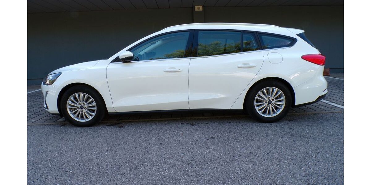 Ford Focus 98.122 km 11.900 &euro; Rosenheim 83026