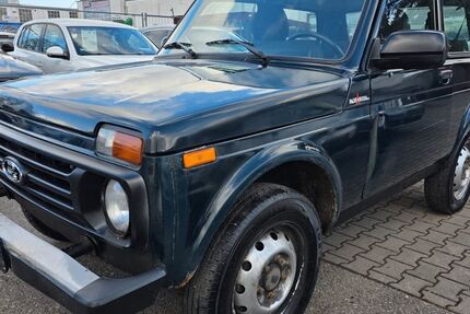 Lada Taiga 46.761 km 6.599 &euro; Rosenheim 83026