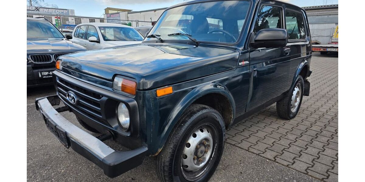 Lada Taiga 46.761 km 6.599 &euro; Rosenheim 83026