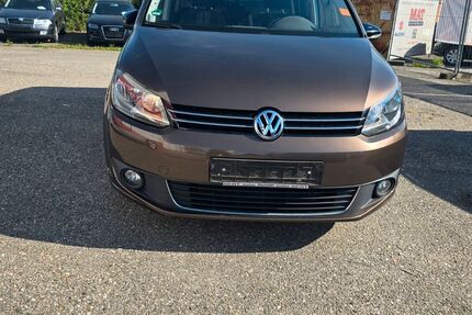 VW Touran 191.000 km 3.899 &euro; Rosenheim 83026
