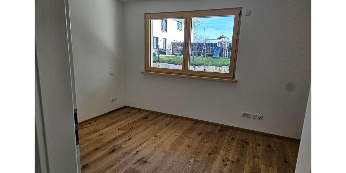 Erdgeschoßwohnung Staudach-Egerndach Egerndach - 3 Zimmer, 101 m&sup2;, 1.610&euro; | Angebot:25286803