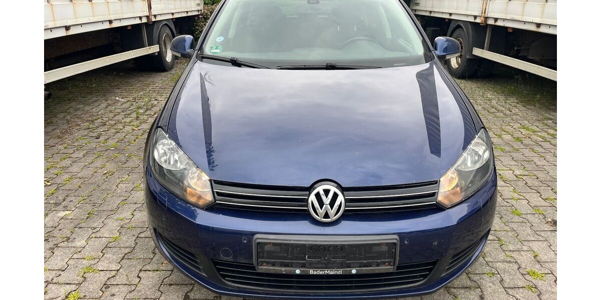 VW Golf 301.123 km 2.699 &euro; Bad Endorf 83093