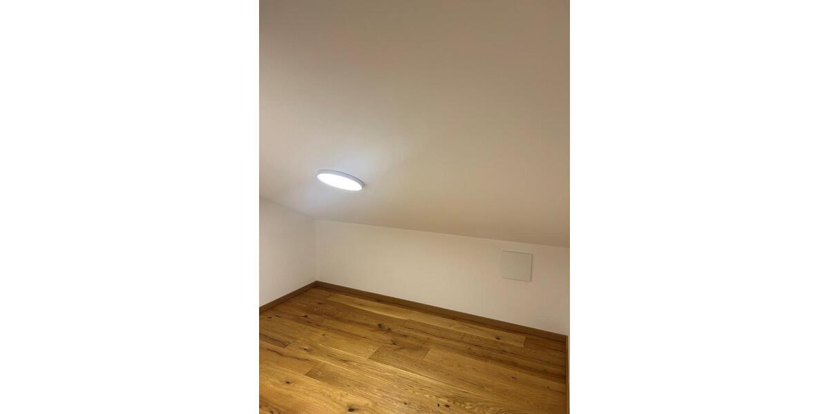 Dachgeschoßwohnung Rimsting - 4 Zimmer, 126 m&sup2;, 2.180&euro; | Angebot:25289066