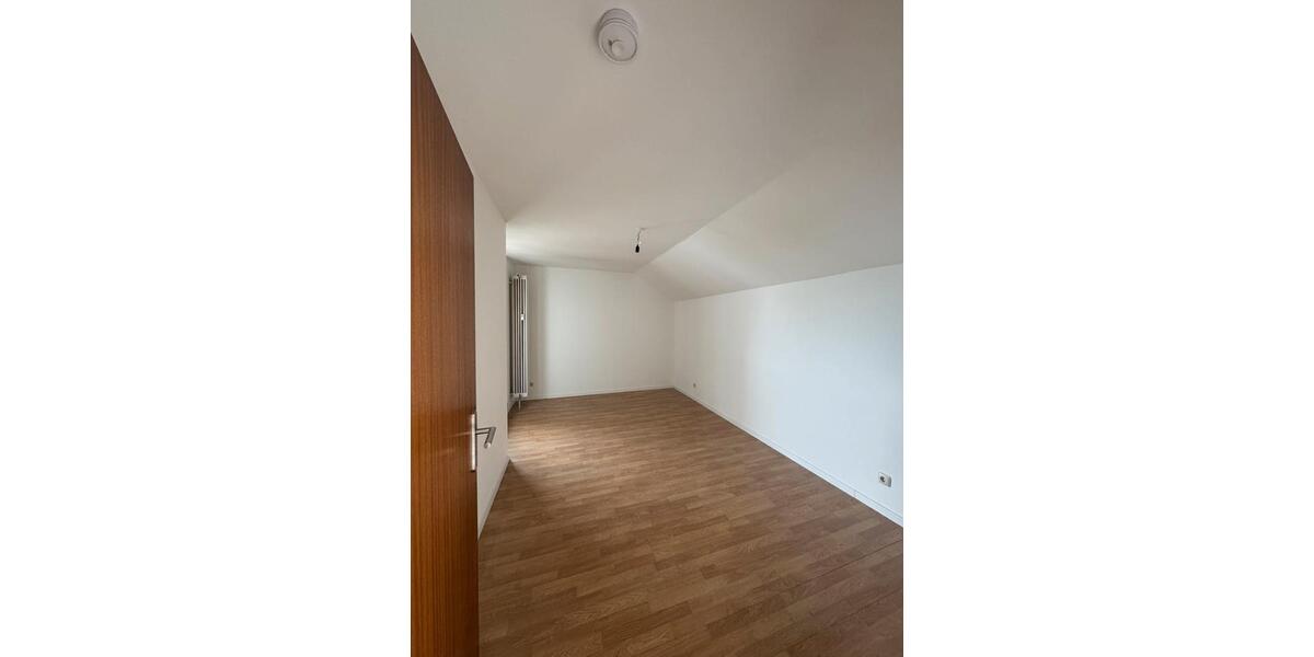 Dachgeschoßwohnung Rosenheim Innenstadt - 2 Zimmer, 74 m&sup2;, 1.320&euro; | Angebot:26592815