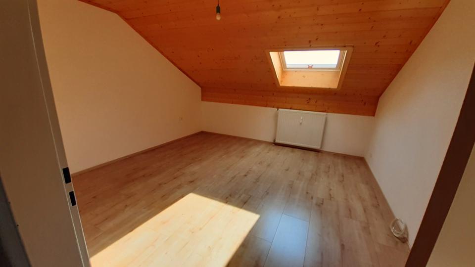 Dachgeschoßwohnung Rechtmehring - 2 Zimmer, 73 m&sup2;, 850&euro; | Angebot:26002742