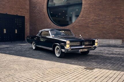 Pontiac Bonneville 35.780 km 49.900 &euro; Bruckmühl 83052