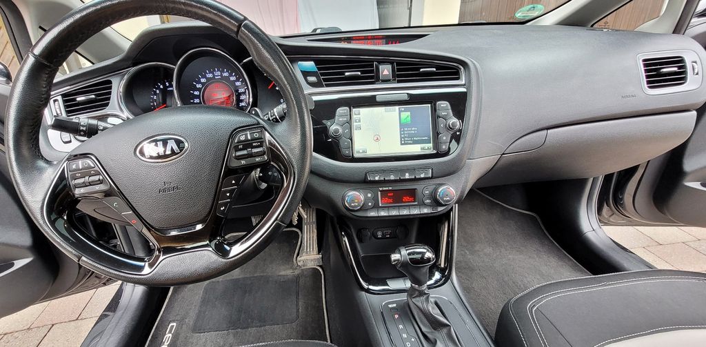 Kia ceed / Ceed 179.300 km 8.400 &euro; Emmering 83550