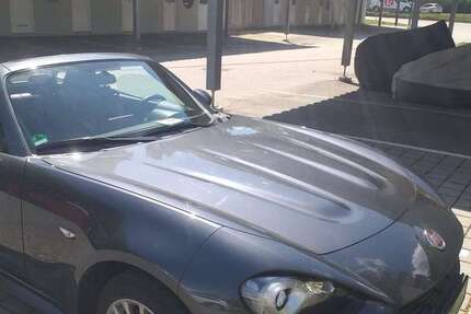 Fiat 124 Spider 9.000 km 19.000 &euro; Übersee 83236