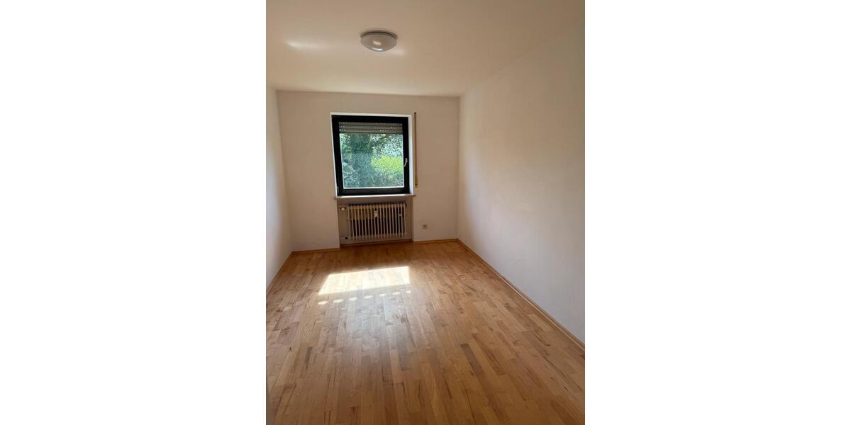 Etagenwohnung Steinhöring - 4 Zimmer, 106 m&sup2;, 1.500&euro; | Angebot:26612666