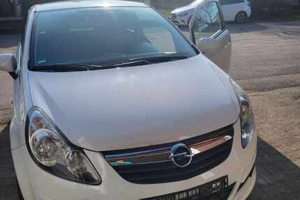 Opel Corsa 147.000 km 2.500 &euro; rosenheim 83024