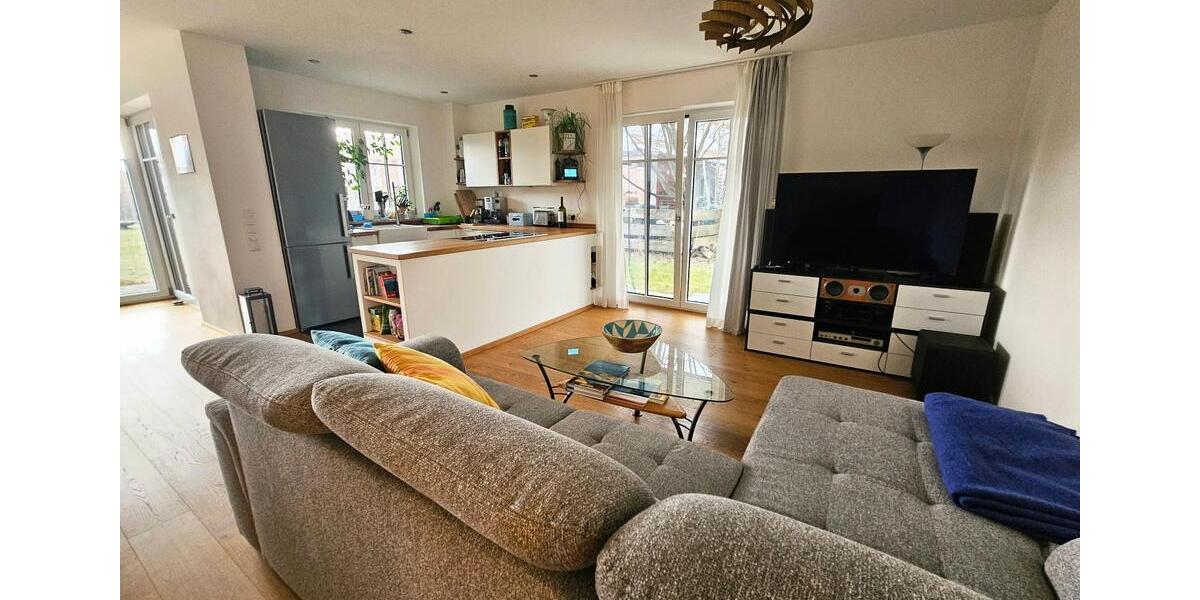 Erdgeschoßwohnung Übersee - 3 Zimmer, 100 m&sup2;, 2.300&euro; | Angebot:25756827