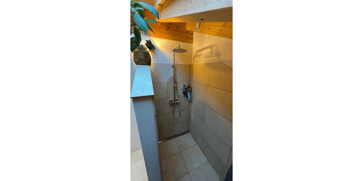 Dachgeschoßwohnung Stephanskirchen - 1.5 Zimmer, 110 m&sup2;, 1.200&euro; | Angebot:25841136