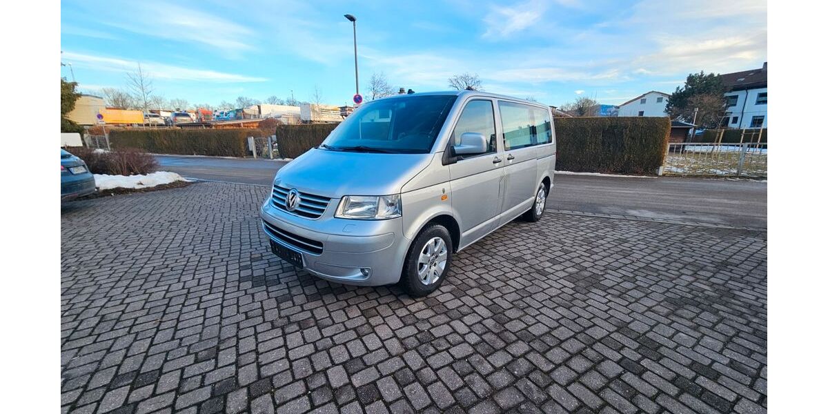 VW T5 Transporter 242.000 km 4.100 &euro; Rosenheim 83026