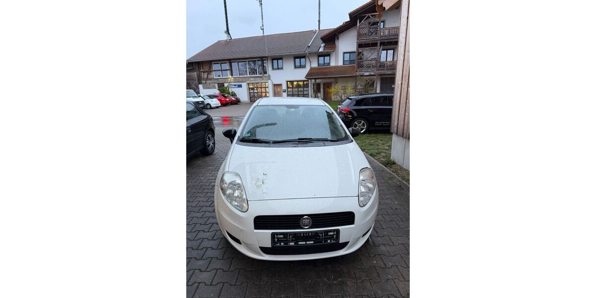 Fiat Punto 136.000 km 2.400 &euro; Stephanskirchen 83071