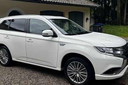 Mitsubishi Plug-in Hybrid Outlander 63.000 km 20.999 &euro; Unterwössen 83246