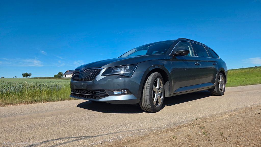 Skoda Superb 183.000 km 13.600 &euro; Bad Feilnbach 83075
