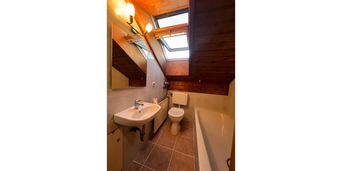 Dachgeschoßwohnung Großkarolinenfeld - 2 Zimmer, 40 m&sup2;, 166.000&euro; | Angebot:26993171