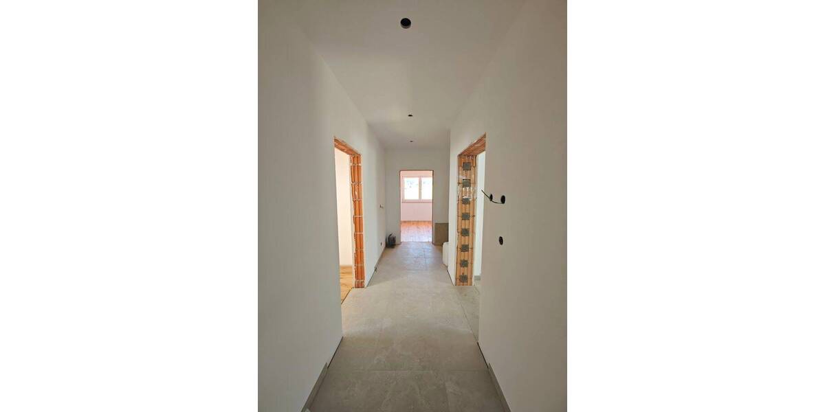 Etagenwohnung Baiern Großrohrsdorf - 3 Zimmer, 98 m&sup2;, 1.470&euro; | Angebot:26730415