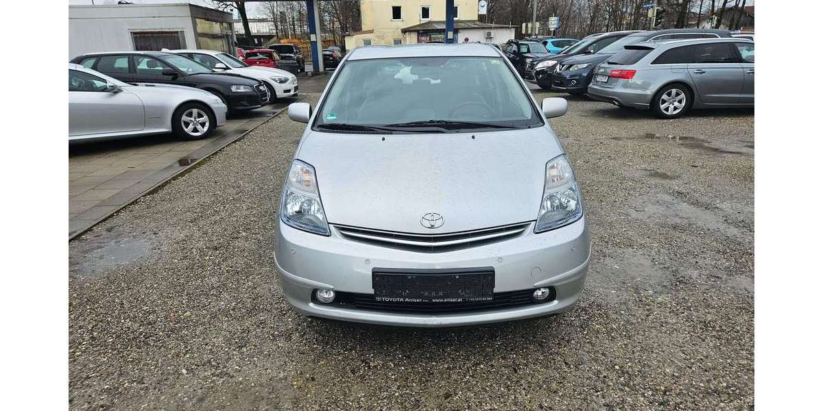 Toyota Prius 178.000 km 5.900 &euro; Rosenheim 83026