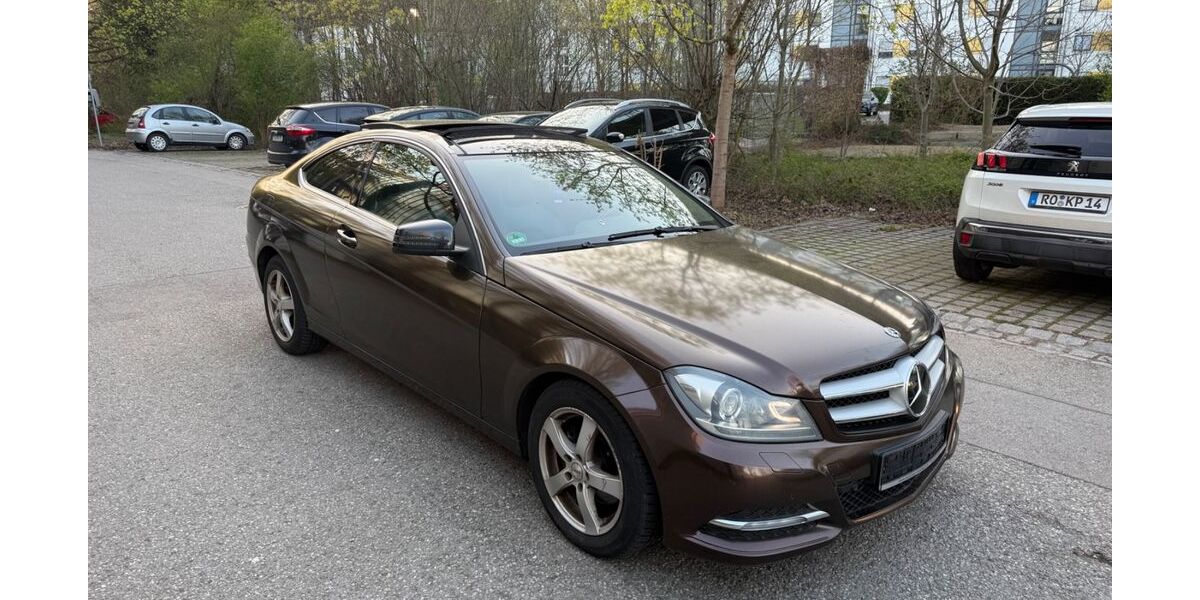 Mercedes-Benz 220 282.472 km 7.000 &euro; Rosenheim 83026