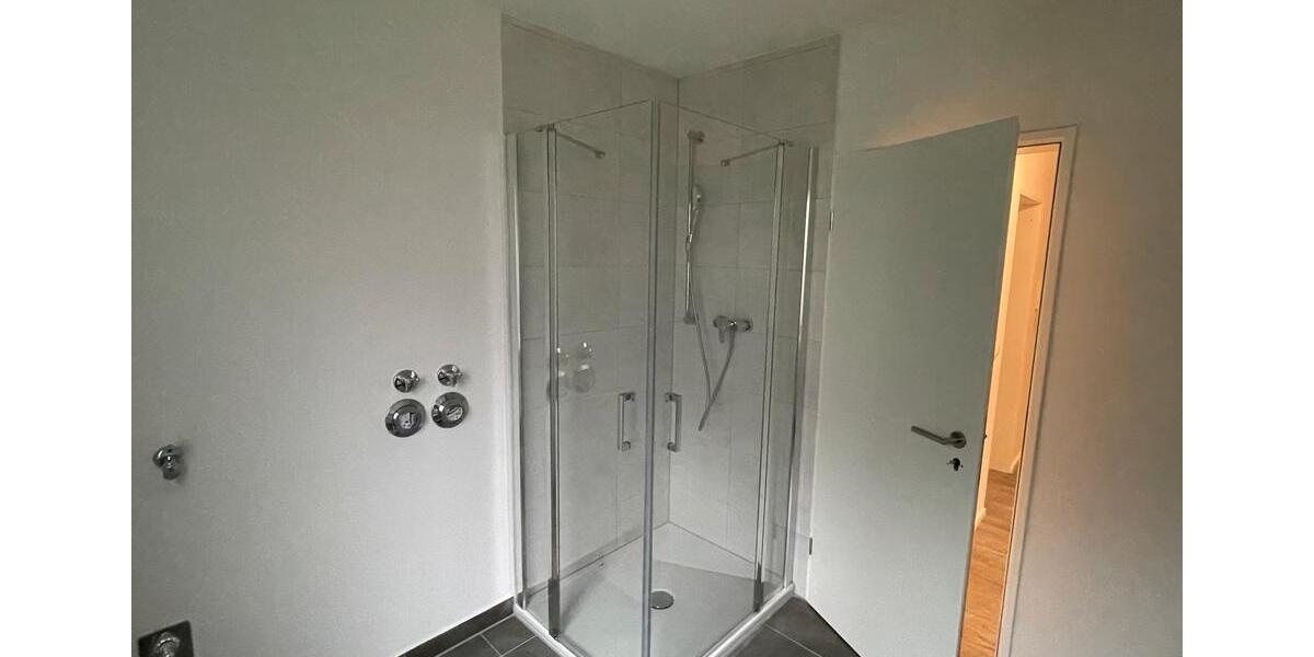 Erdgeschoßwohnung Kolbermoor - 3 Zimmer, 77 m&sup2;, 1.250&euro; | Angebot:25637771