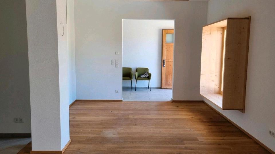 Etagenwohnung Riedering - 3 Zimmer, 120 m&sup2;, 1.500&euro; | Angebot:25977243