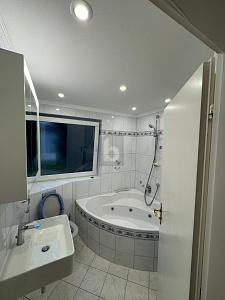 HELLE TRAUMWOHNUNG FÜR FAMILIEN UND PAARE - Etagenwohnung Hausham | Angebot:26658943