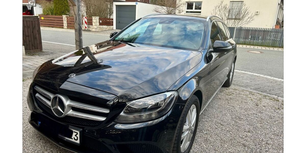 Mercedes-Benz C 220 90.000 km 25.000 &euro; Aying 85653