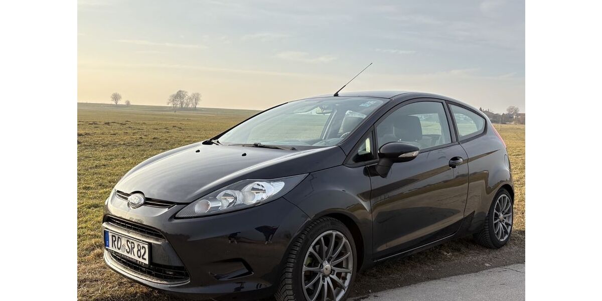 Ford Fiesta 147.000 km 2.800 &euro; Rosenheim 83022