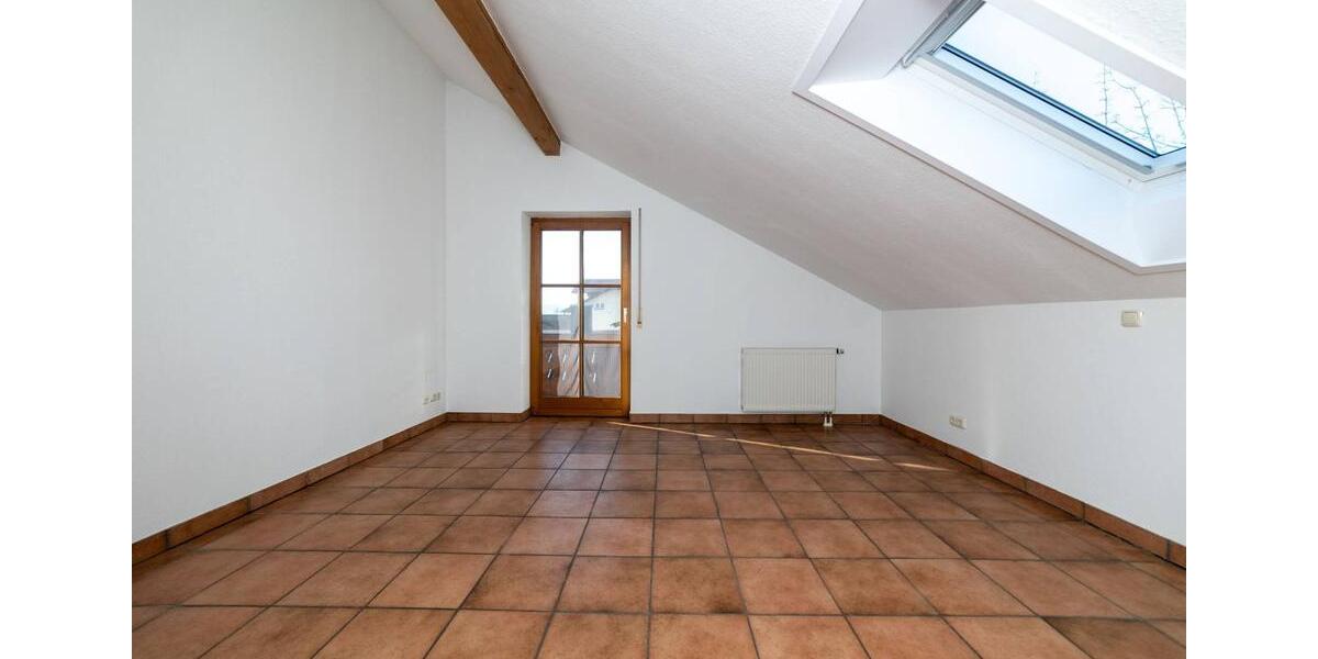 Dachgeschoßwohnung Bruckmühl - 3 Zimmer, 84 m&sup2;, 350.000&euro; | Angebot:25900903