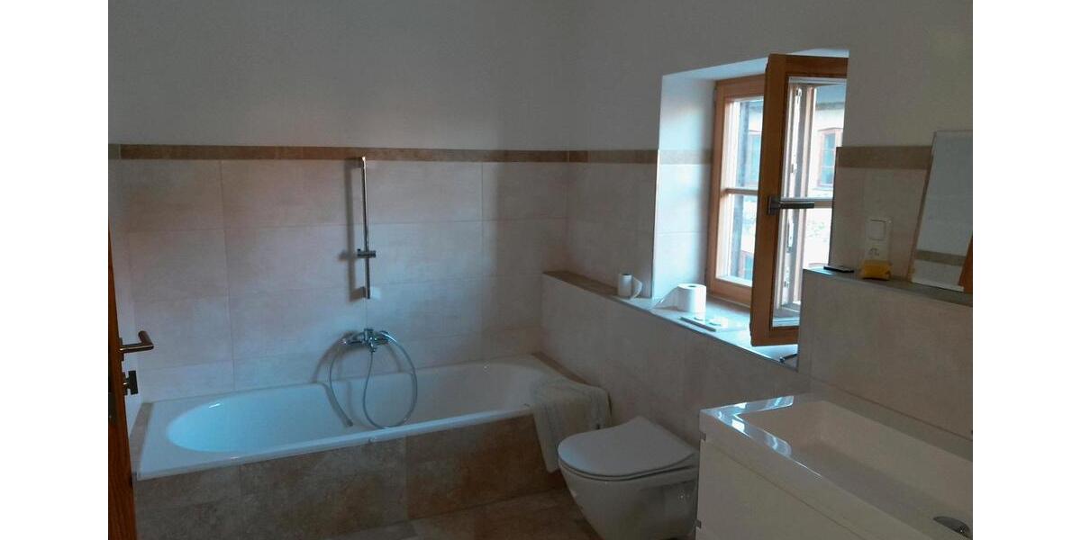 Erdgeschoßwohnung Schnaitsee - 4 Zimmer, 100 m&sup2;, 1.300&euro; | Angebot:25553059