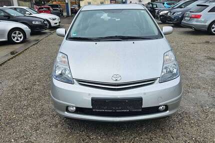 Toyota Prius 178.000 km 5.900 &euro; Rosenheim 83026