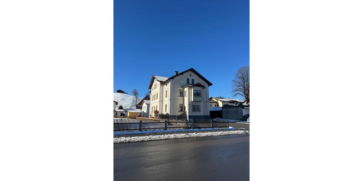 Etagenwohnung Hausham - 5 Zimmer, 110 m&sup2;, 1.300&euro; | Angebot:25570340