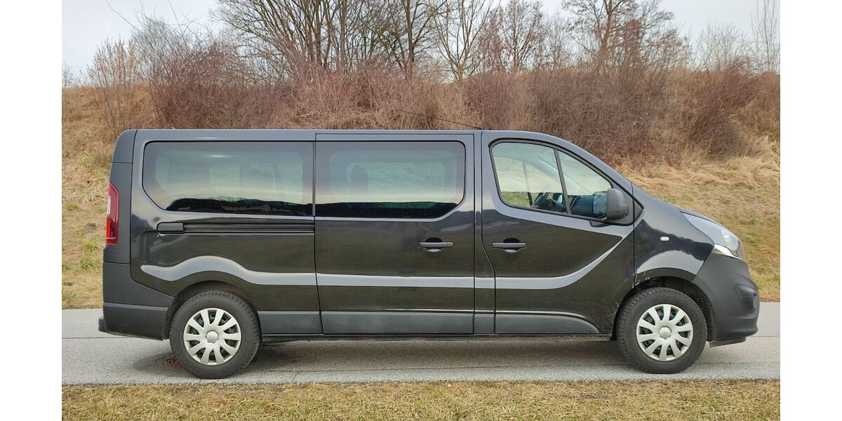 Opel Vivaro 126.000 km 18.990 &euro; Rohrdorf 83101